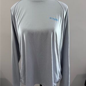 Columbia Pale Gray Long Sleeve Performance Tee with Blue Logo